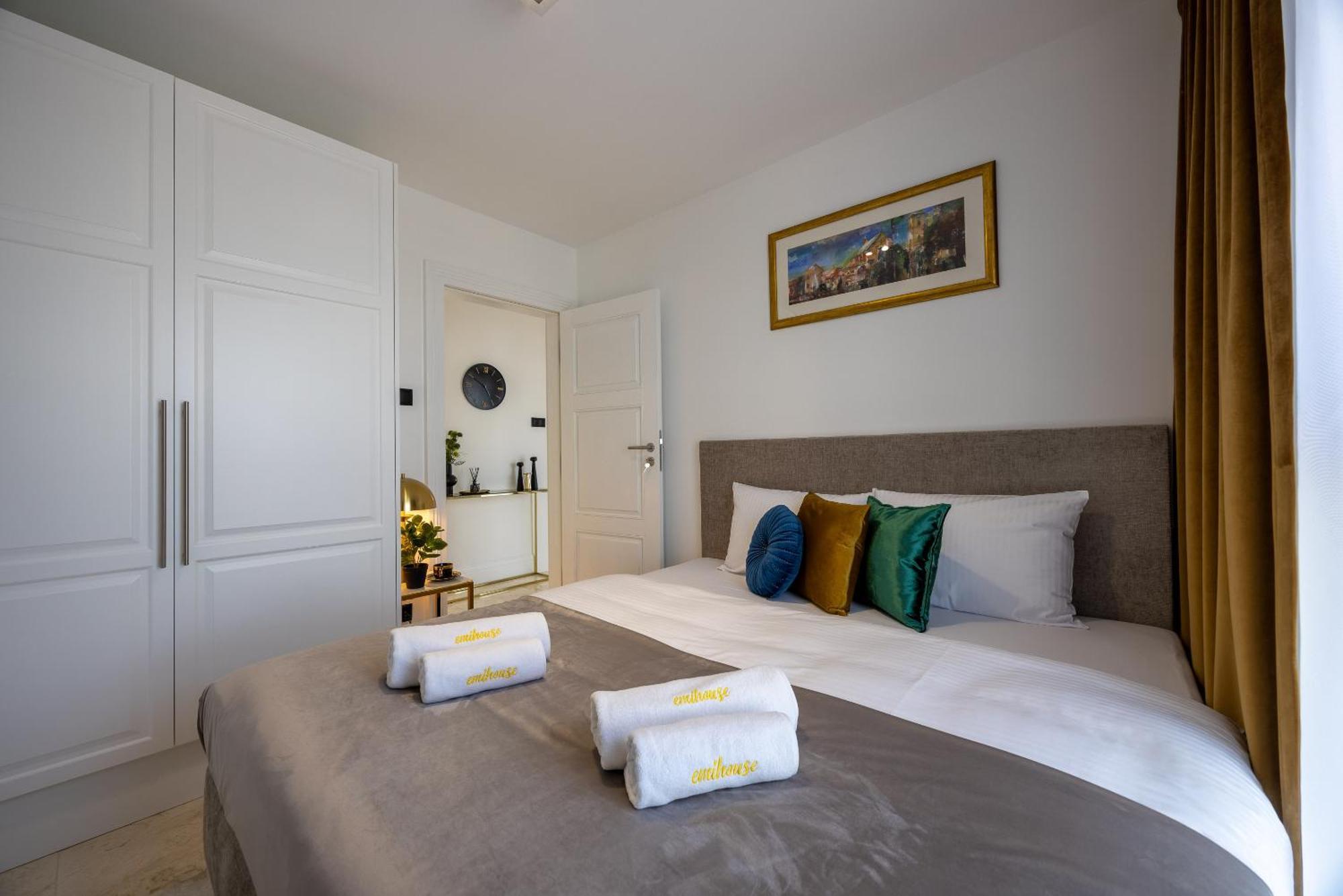 Emihouse Riverside Apartament